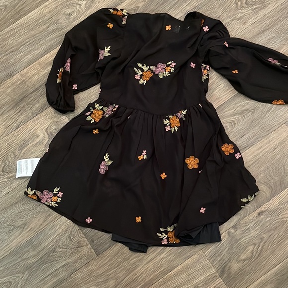 ASOS Design Petite long sleeve dress. Black w/ floral, front tie details - Picture 8 of 10